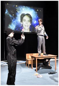 Szenenbild v.l.: Andreas Schulz, Maximilian Wex, Katharina Heißenhuber; Foto: Peter Empl