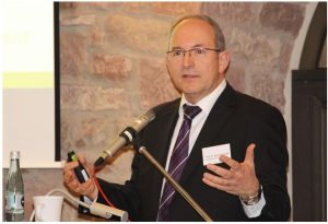 Professor Dr. Ottmar Schneck, Rektor der Fernhochschule Riedlingen. Foto: Stadt Wertheim