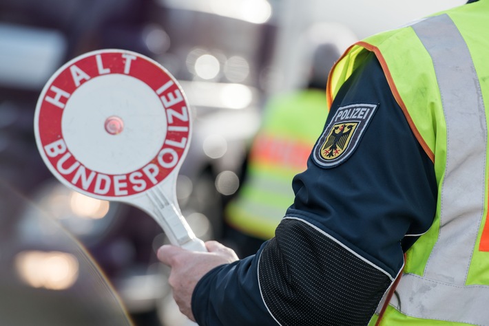 Bundespolizeidirektion M Nchen Nach Lkw Schleusung Abkassiert