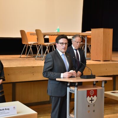 Stolz und gl