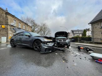 FW-EN: Wetter - Verkehrsunfall und Person hinter verschlossener Wohnungstür