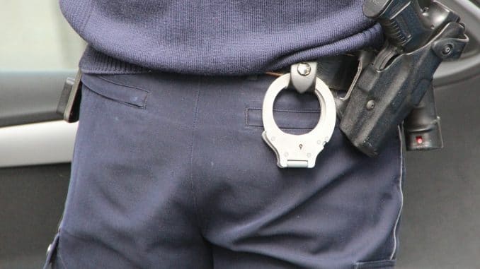 BPOL NRW: Bundespolizei nimmt Mann wegen Beteiligung an einer kriminellen Vereinigung fest - Er wurde mit Europäischem Haftbefehl von Belgien gesucht