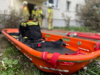 FW Dresden: Wohnungsbrand