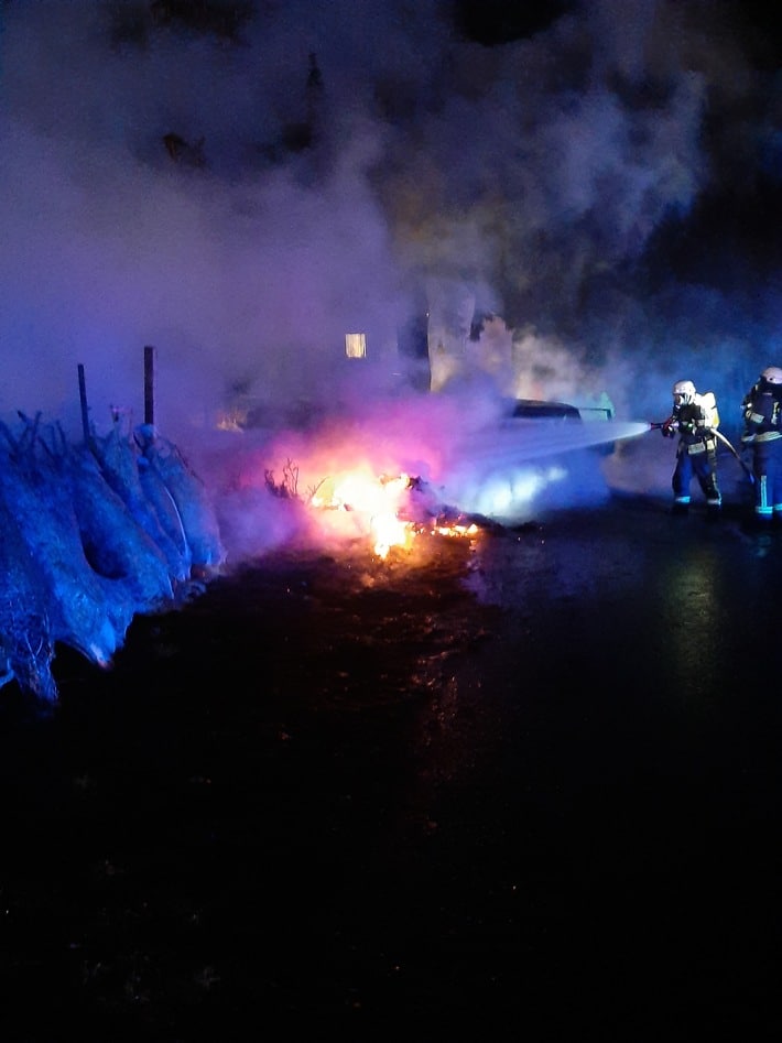 FW-EN: Wetter - Brandeinsatz in der Nacht