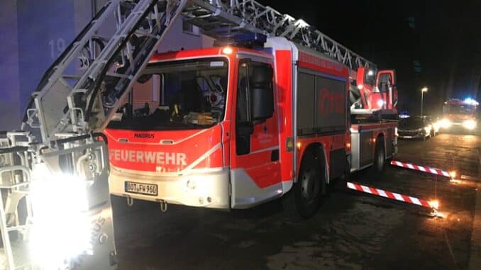 FW-BOT: Brand auf Balkon