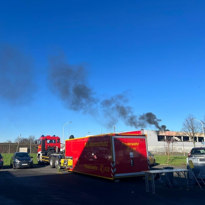 FW Kreis Soest: +++ Folgemeldung +++ Großbrand in Werl