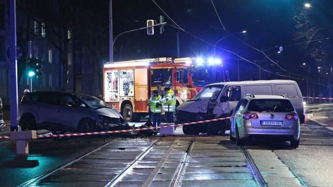 FW Dresden: Informationen zum Einsatzgeschehen der Feuerwehr Dresden vom 27. März 2023