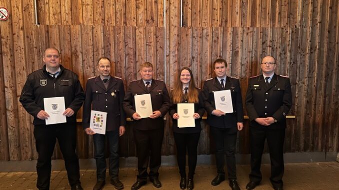 FW Flotwedel: Zahlreiche Beförderungen und Ehrungen bei der Jahreshauptversammlung der Ortsfeuerwehr Hohnebostel