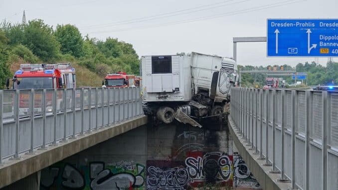 FW Dresden: Informationen zum Einsatzgeschehen der Feuerwehr Dresden vom 25. Juli 2023