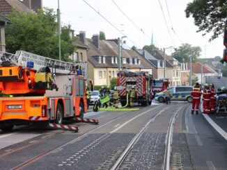 FW-E: Zimmerbrand in einem Mehrfamilienhaus - keine Verletzten