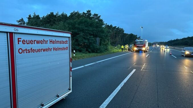 FW Helmstedt: Verkehrsunfall auf der BAB2