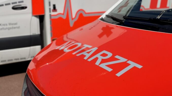FW Alpen: Tragehilfe für den Rettungsdienst