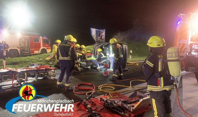 FW-MG: Verkehrsunfall mit zwei Verletzten