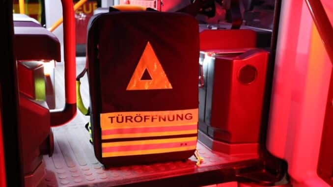 FFW Schiffdorf: Feuerwehr öffnet Tür für Rettungsdienst