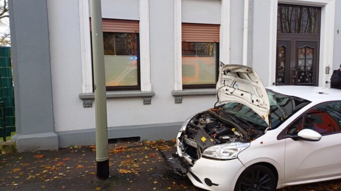 FW-EN: Wetter - Verkehrsunfall am Morgen