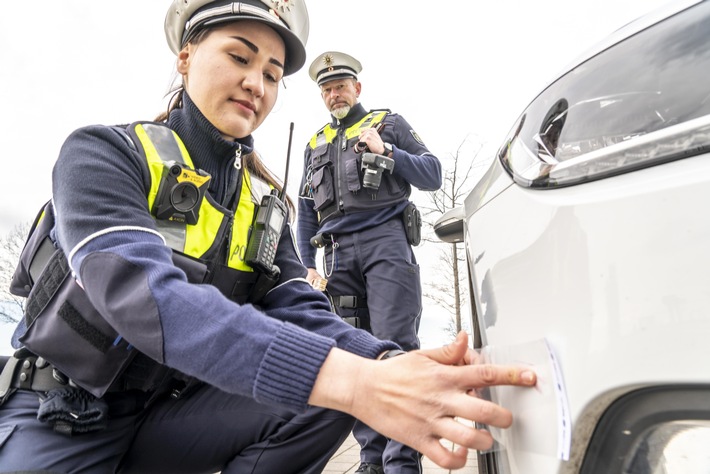 POL-ME: Verkehrsunfallfluchten aus dem Kreisgebiet - Hilden / Langenfeld - 2402103