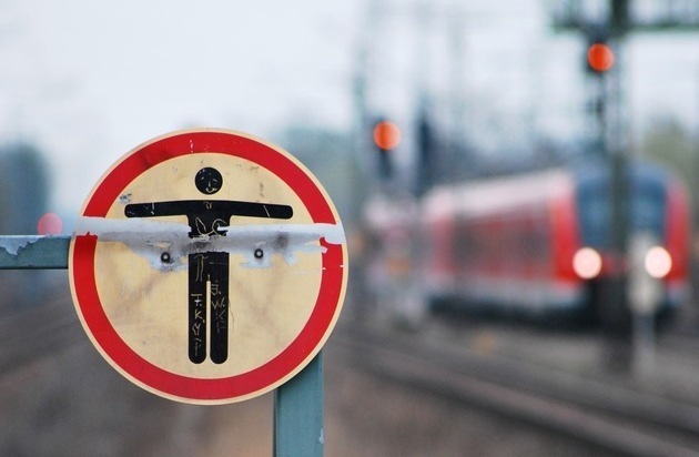 BPOL-KS: Kabeldiebe am Werk - Bundespolizei sucht Zeugen