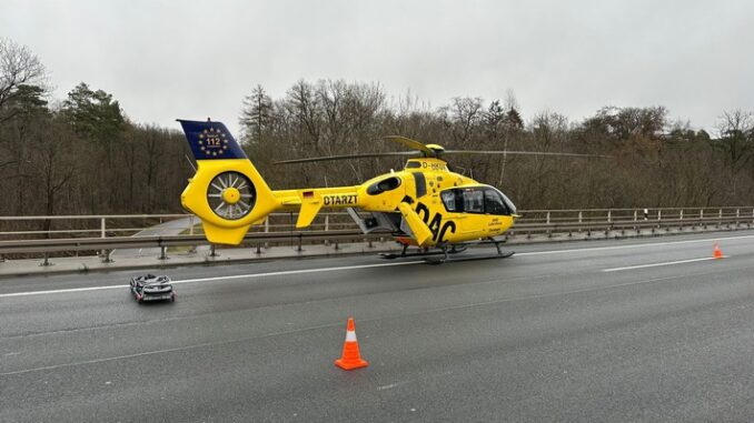 FW Helmstedt: Verkehrsunfall, eingeklemmte Person BAB2