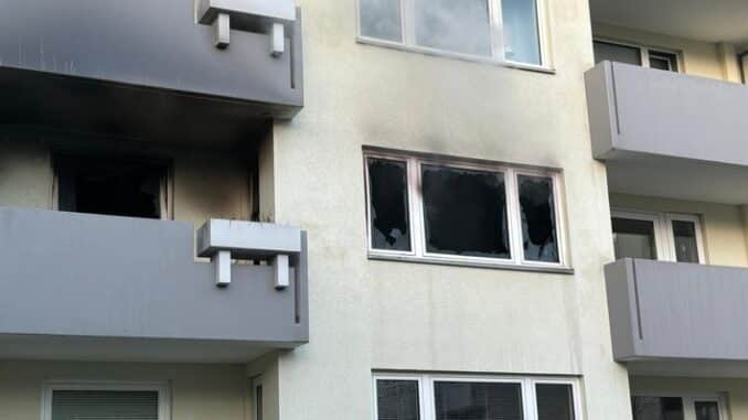 FW Bremerhaven: Wohnungsbrand im Stadtteil Lehe