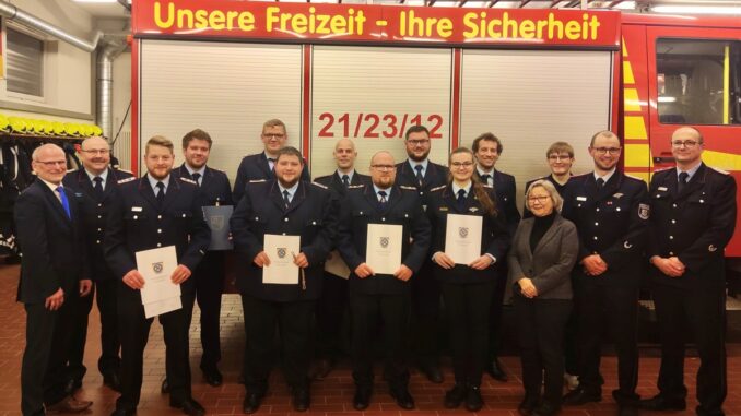 FW Flotwedel: Jahreshauptversammlung der Ortsfeuerwehr Wienhausen mit zahlreichen Beförderungen und Ehrungen - 4 Kameraden erhalten die Niedersächsische Rettungsmedaille