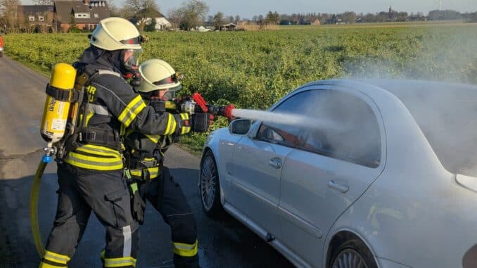 FW-KLE: Fahrzeugbrand