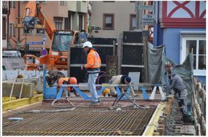 Auf der Baustelle Tauberbrücke wird fleißig betoniert. Foto: Stadt Wertheim