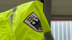Schutzweste mit Zoll-Emblem