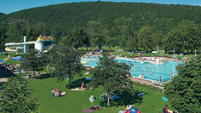 Stadtverwaltung-Wertheim-Vorverkauf-für-Freibadkarten-startet.jpg