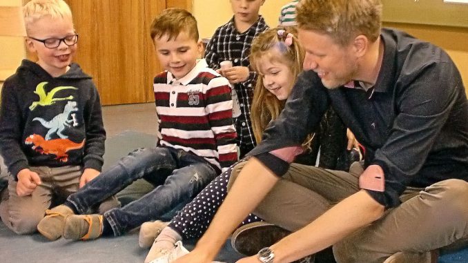 Stadtverwaltung-Wertheim-Kita-St.-Venantius-feiert-mit-OB-30-Jahre-Kinderrechte.JPG