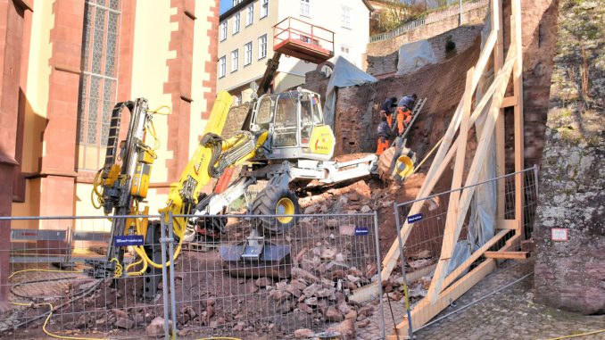 Stadtverwaltung-Wertheim-Sicherung-der-eingestürzten-Mauer-geht-gut-voran.jpg