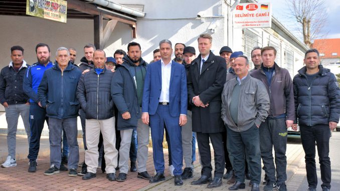 Stadtverwaltung-Wertheim-OB-zeigt-Solidaritaet-mit-tuerkischer-Gemeinde.jpg