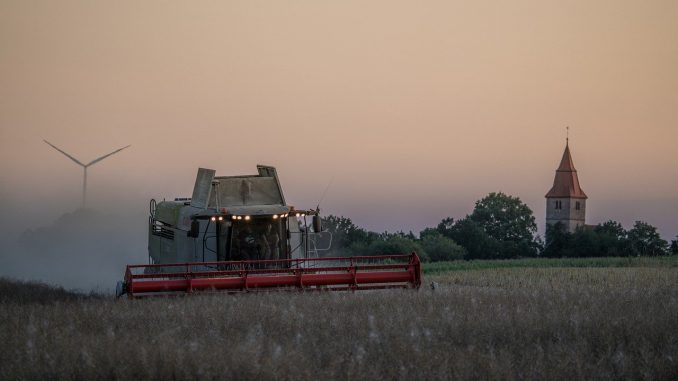 Farmer Harvester Harvest 