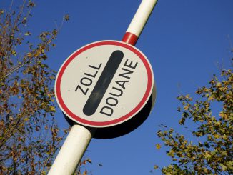 Border Barrier Gates Customs Zoll  - YvonneHuijbens / Pixabay