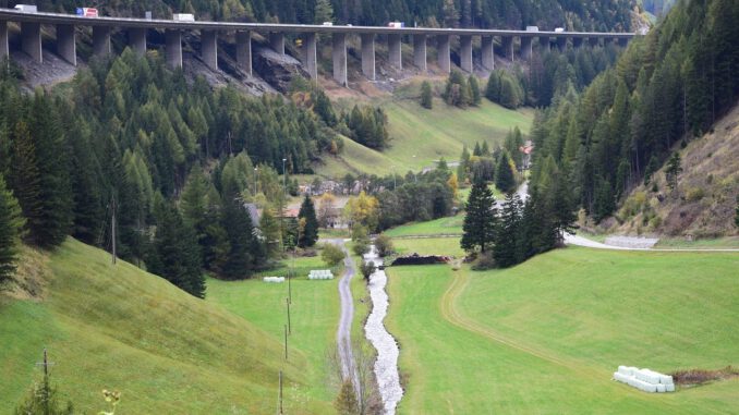 Brenner Freeway Road Bridge  - tibi54 / Pixabay
