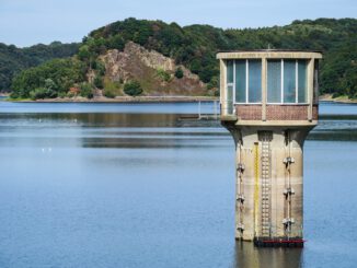 Dam Reservoir Water Withdrawal Tower  - Didgeman / Pixabay