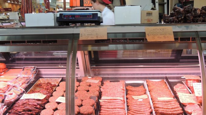 Meat Embedded Burger Sausage  - lessaek1 / Pixabay