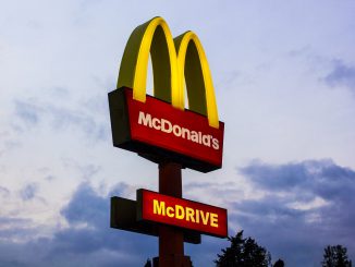 Teaches Cartel Fast Food Mcdonald  - akiragiulia / Pixabay