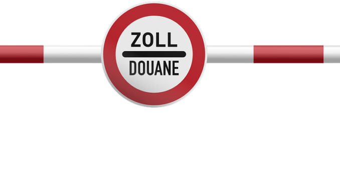 Barrier Right Turnpike Customs  - iXimus / Pixabay