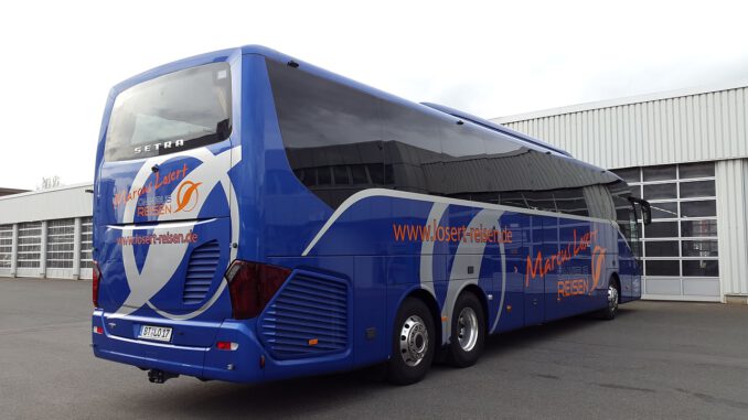 Bus Blue Sky Clouds Travel Stand Bus Blue Sky Clouds Travel Stand - Jensino / Pixabay