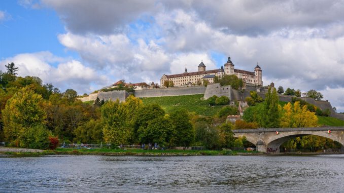 Castle Fortress Castle Marienberg Castle Fortress Castle Marienberg - Tama66 / Pixabay