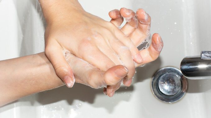 Wash Hands Soap Water Hands  - Pezibear / Pixabay