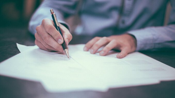 Writing Pen Man Ink Paper Pencils Writing Pen Man Ink Paper Pencils - Free-Photos / Pixabay