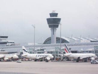 Airport Aviation Safety  - stux / Pixabay