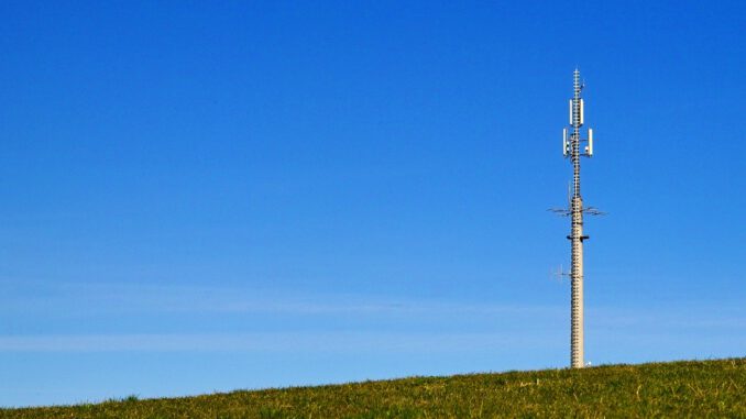 Radio Mast Mast Mobile  - Helmut_Kroiss / Pixabay