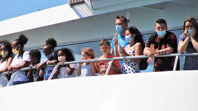 Ferry Ship Passenger Cruise Mask Ferry Ship Passenger Cruise Mask - pasja1000 / Pixabay