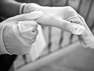 Gloves Latex Virus Pandemic  - sweetlouise / Pixabay