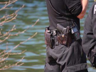 Police Divers Boat Diving Water  - bayern-reporter_com / Pixabay