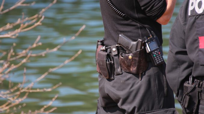 Police Divers Boat Diving Water  - bayern-reporter_com / Pixabay