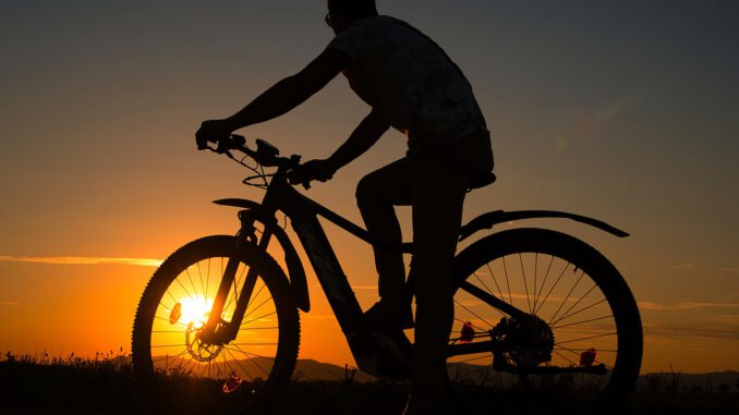 Sunset Bike Man Sun Person Human Sunset Bike Man Sun Person Human - Anrita1705 / Pixabay