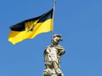 Flag Baden W%C%BCrttemberg Statue  - USA-Reiseblogger / Pixabay